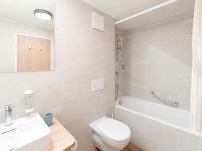 Hotel-Seegarten-Marina Junior-Suite-11-Bad-mit-Badewanne